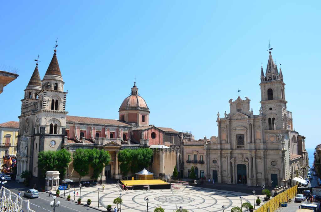 Appartamenti Piazza Duomo 阿奇雷亚莱 客房 照片